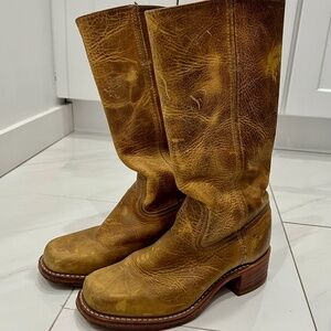 Frye campus distressed boot